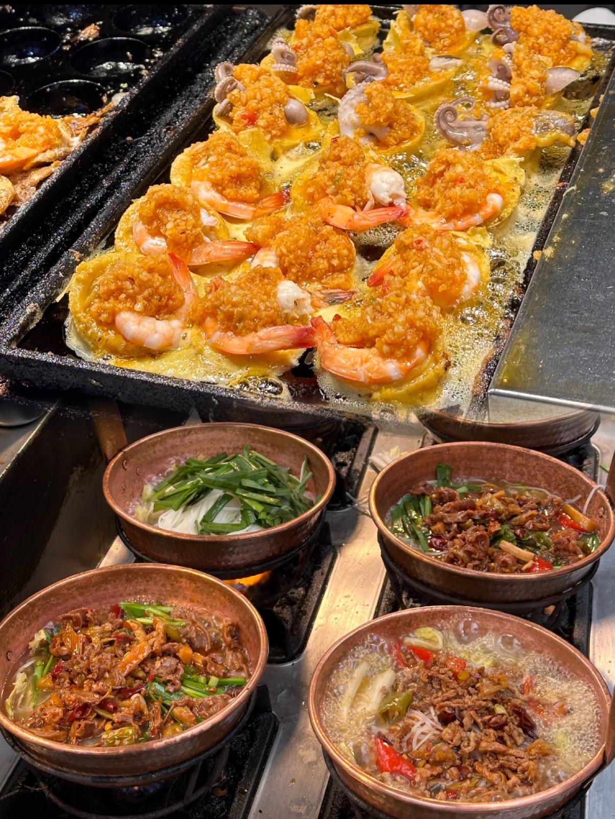 A lively Guangzhou night market