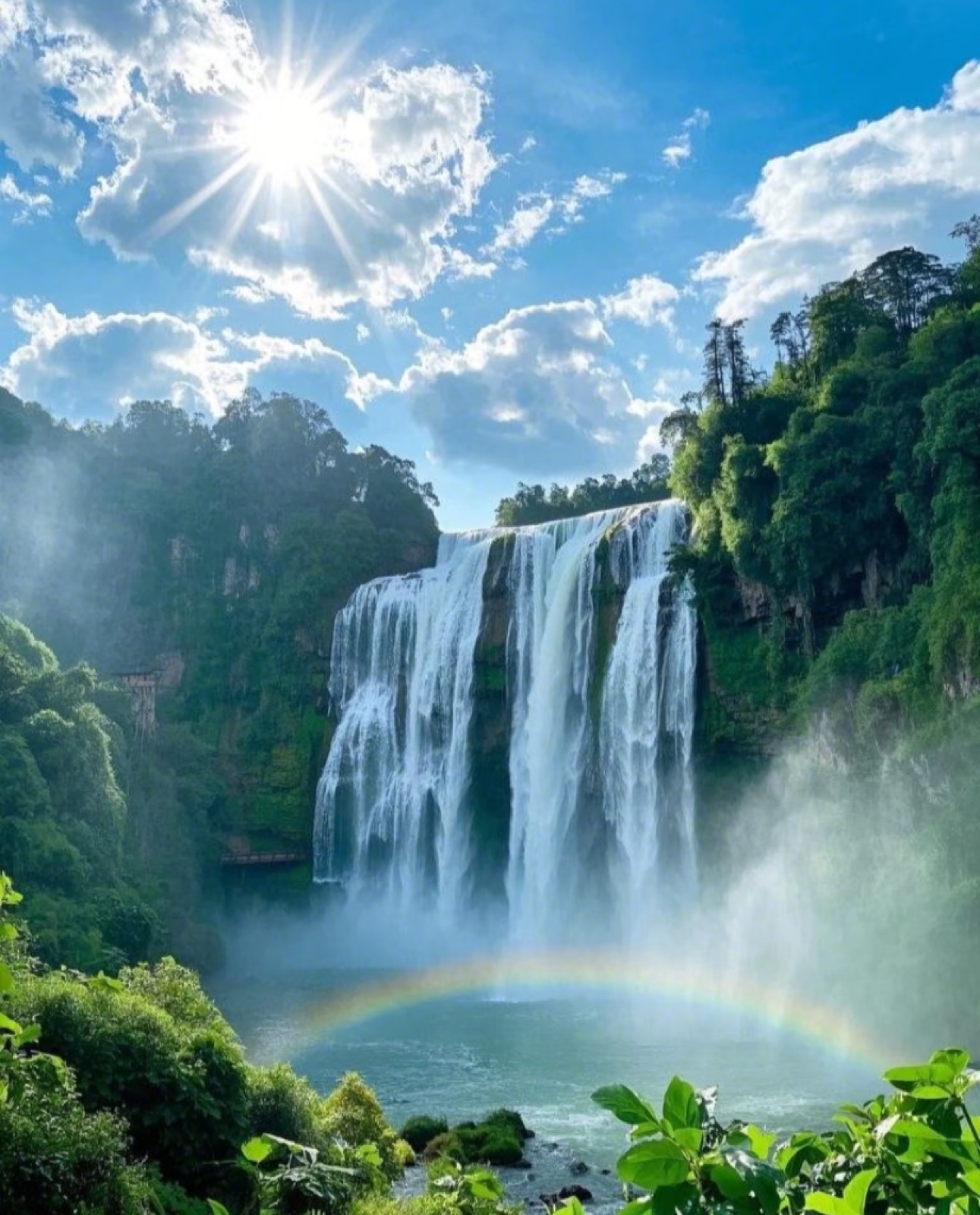 Huangguoshu Waterfall with a rainbow in Guizhou