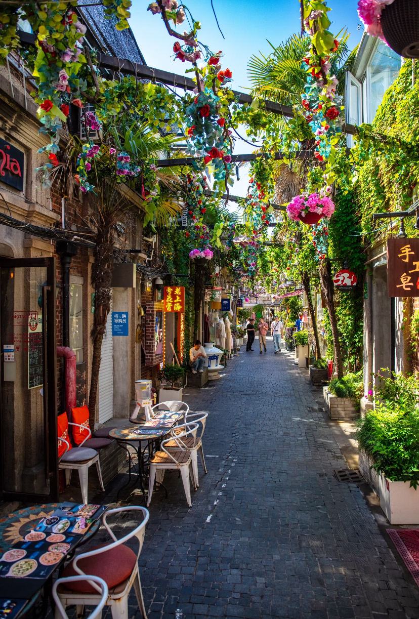 Narrow arts-and-crafts alleyways of Tianzifang in Shanghai