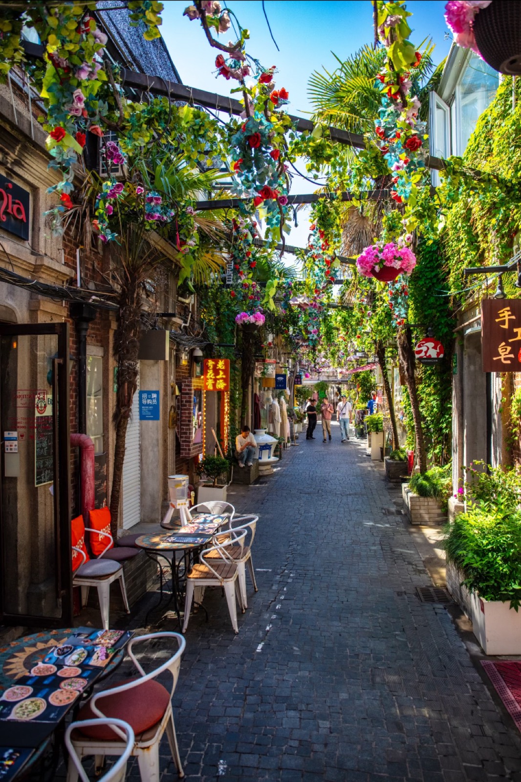A flower-draped, café-lined art lane in Tian Zi Fang