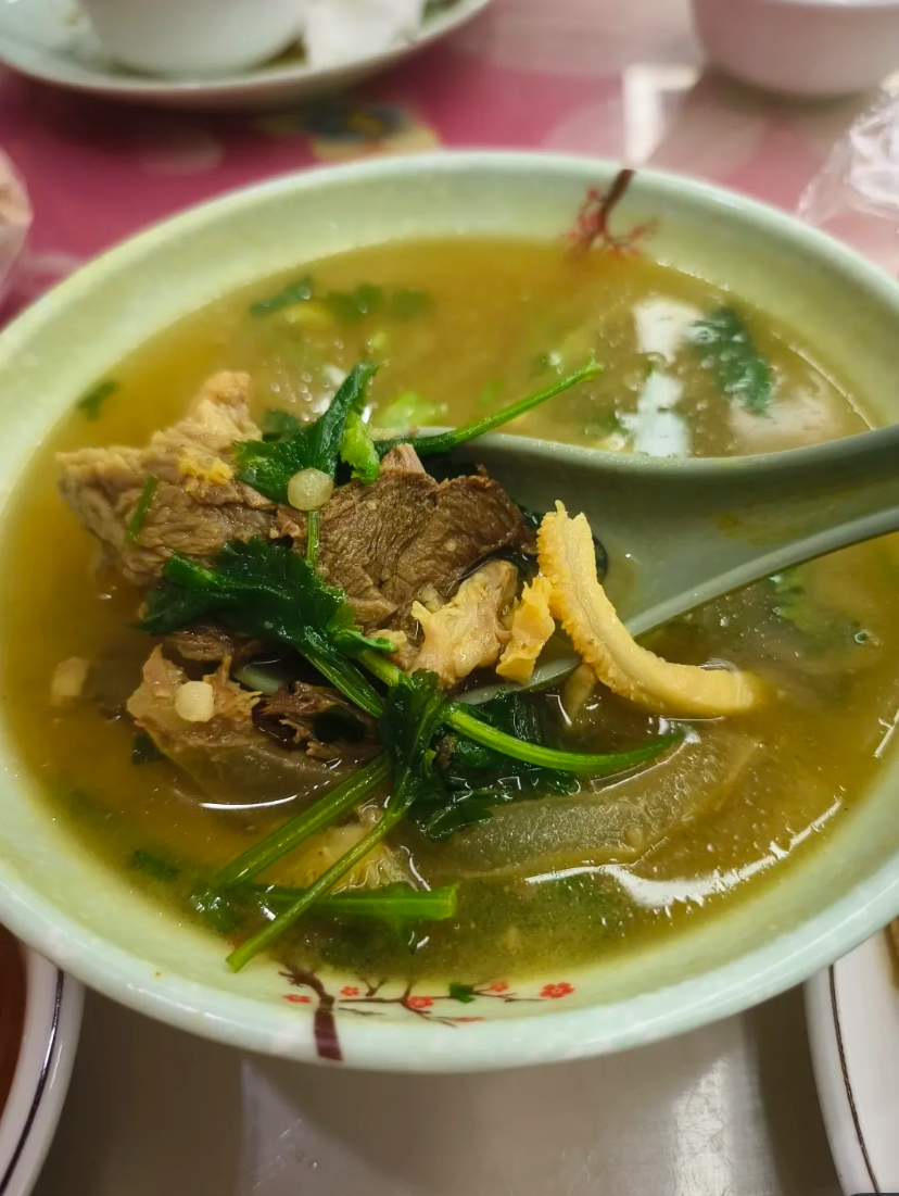 Yi Xin Zhai — classic Shanghai halal food